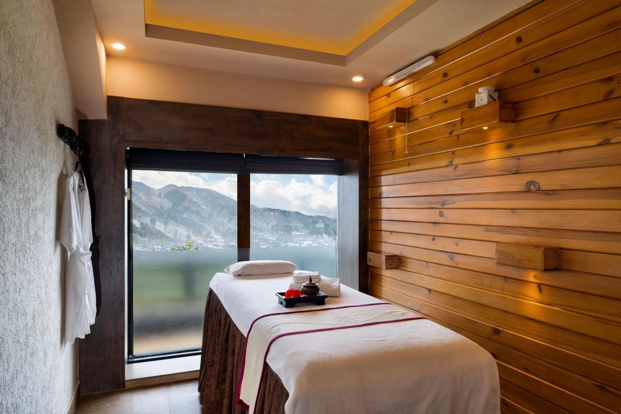 Taj Dal View Srinagar Otel Dış mekan fotoğraf