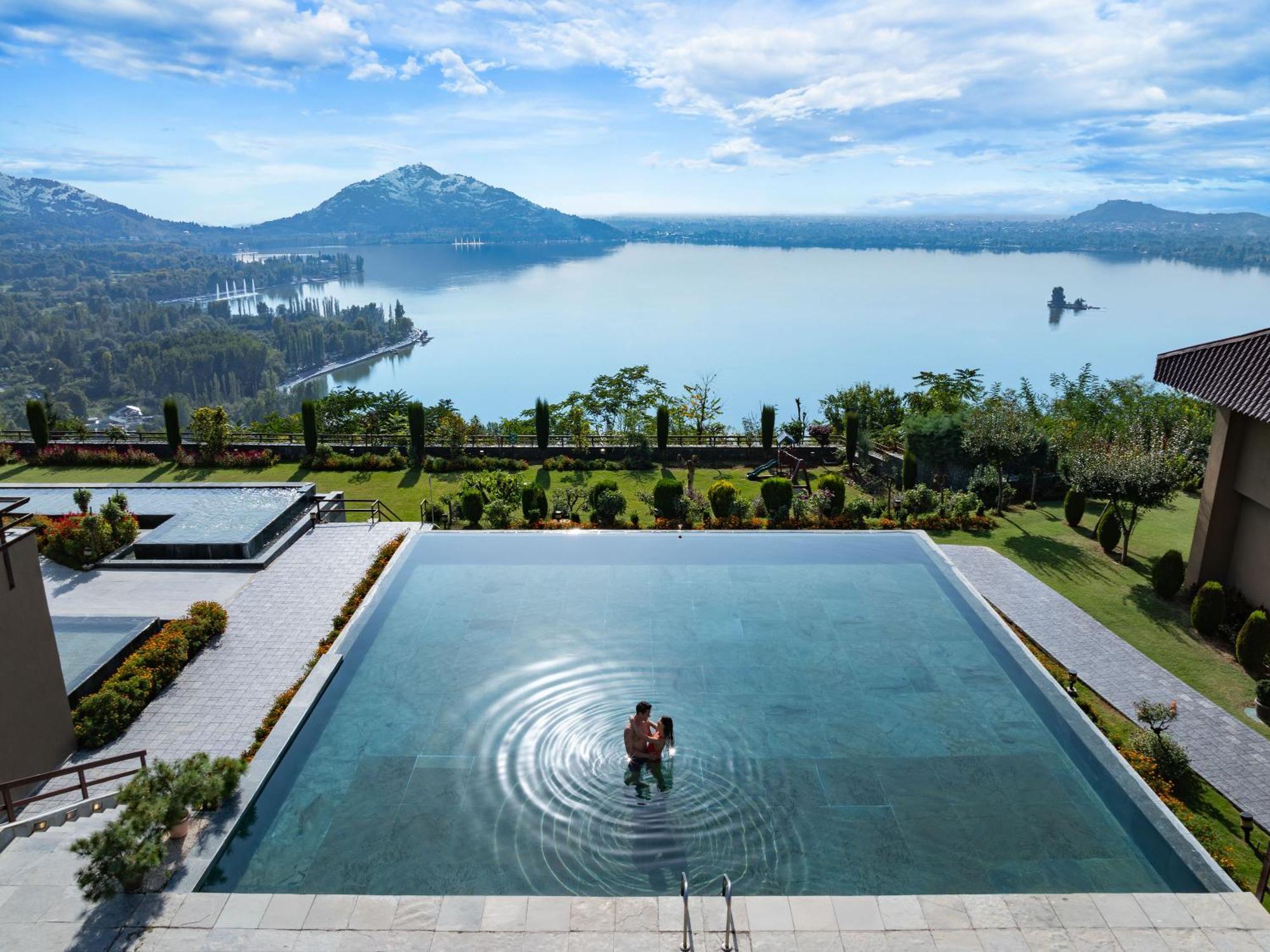 Taj Dal View Srinagar Otel Dış mekan fotoğraf