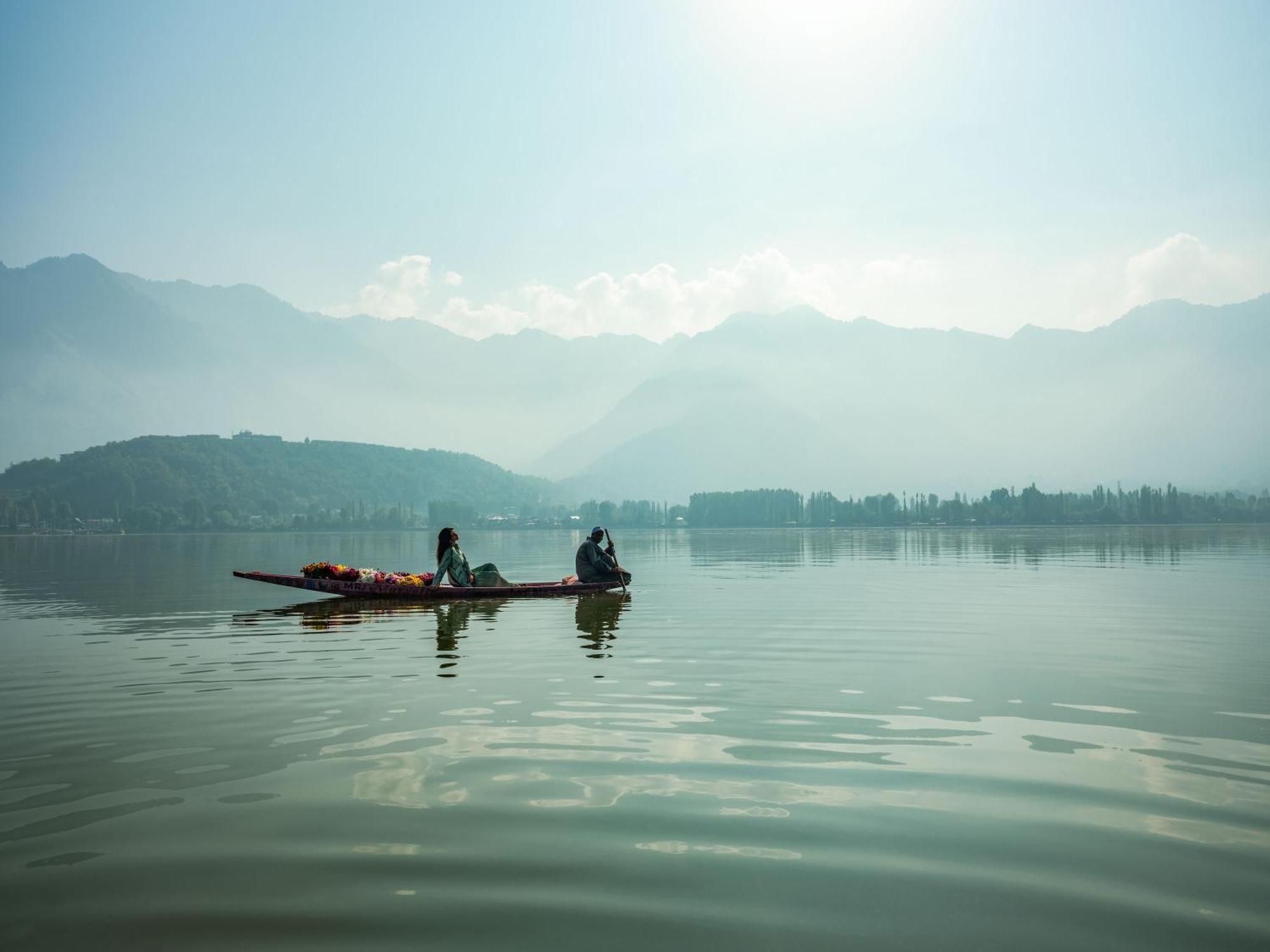 Taj Dal View Srinagar Otel Dış mekan fotoğraf