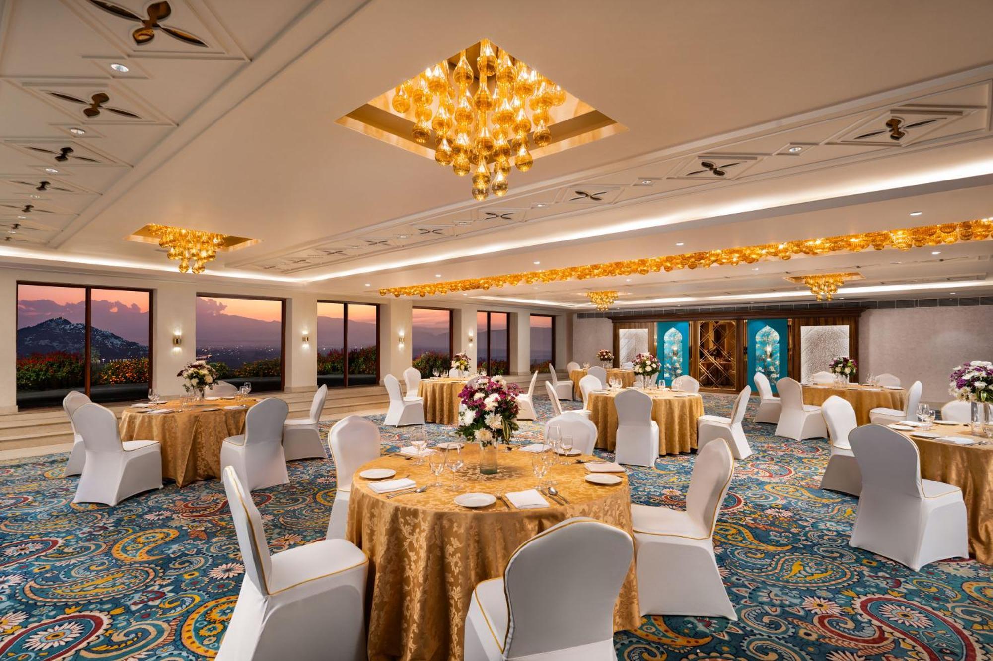 Taj Dal View Srinagar Otel Dış mekan fotoğraf