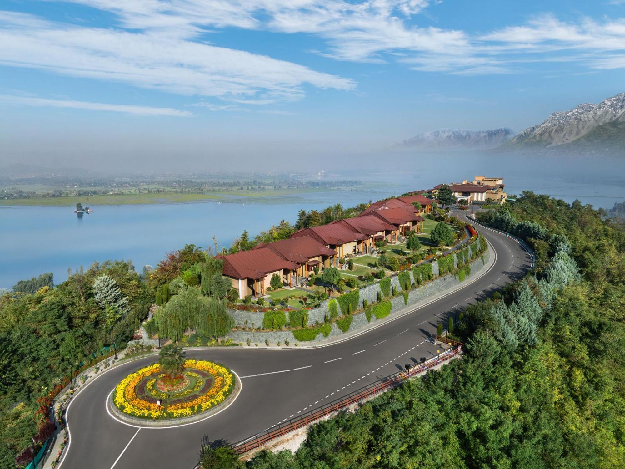 Taj Dal View Srinagar Otel Dış mekan fotoğraf
