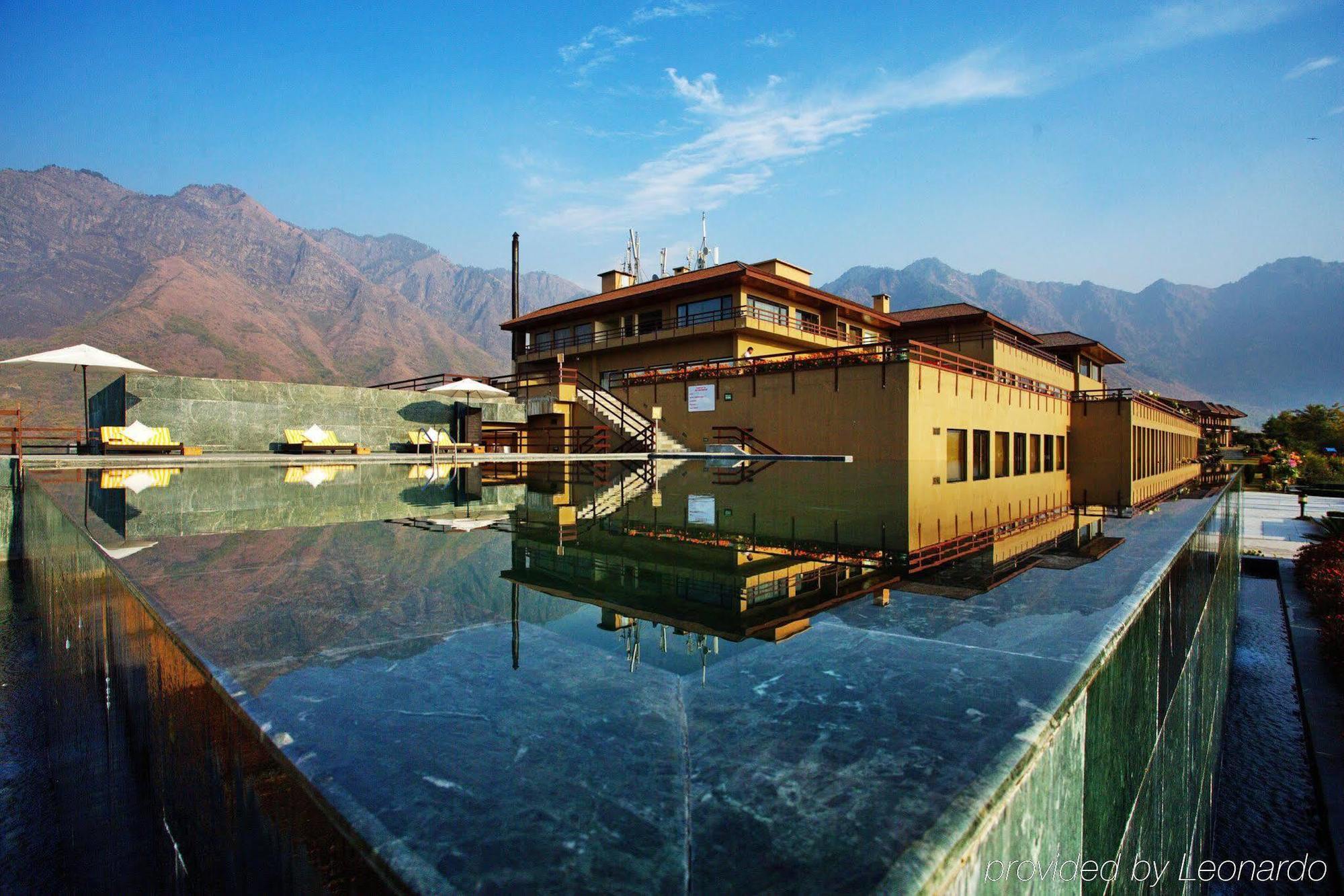 Taj Dal View Srinagar Otel Dış mekan fotoğraf